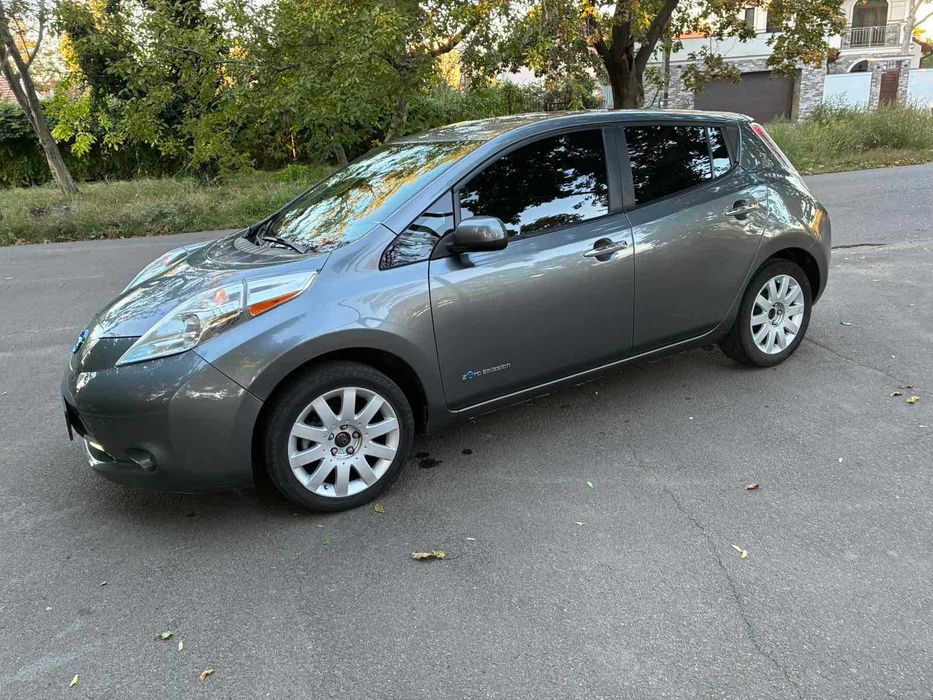 Nissan Leaf 2015 продам