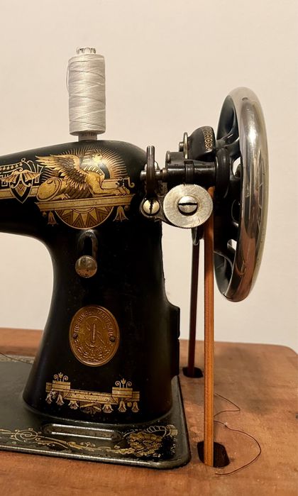 Máquina de costura Singer antiga