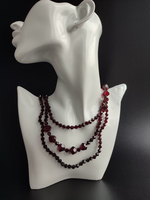 Бусы из натурального граната и гранатового стекла