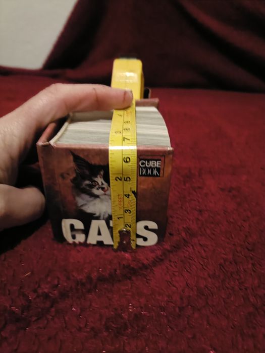 Livro miniatura sobre Gatos