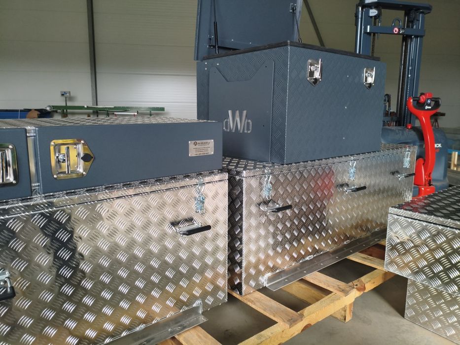 Skrzynie aluminiowe Liebherr ltm 1110 5.2 zestaw górna i dolna Alucase