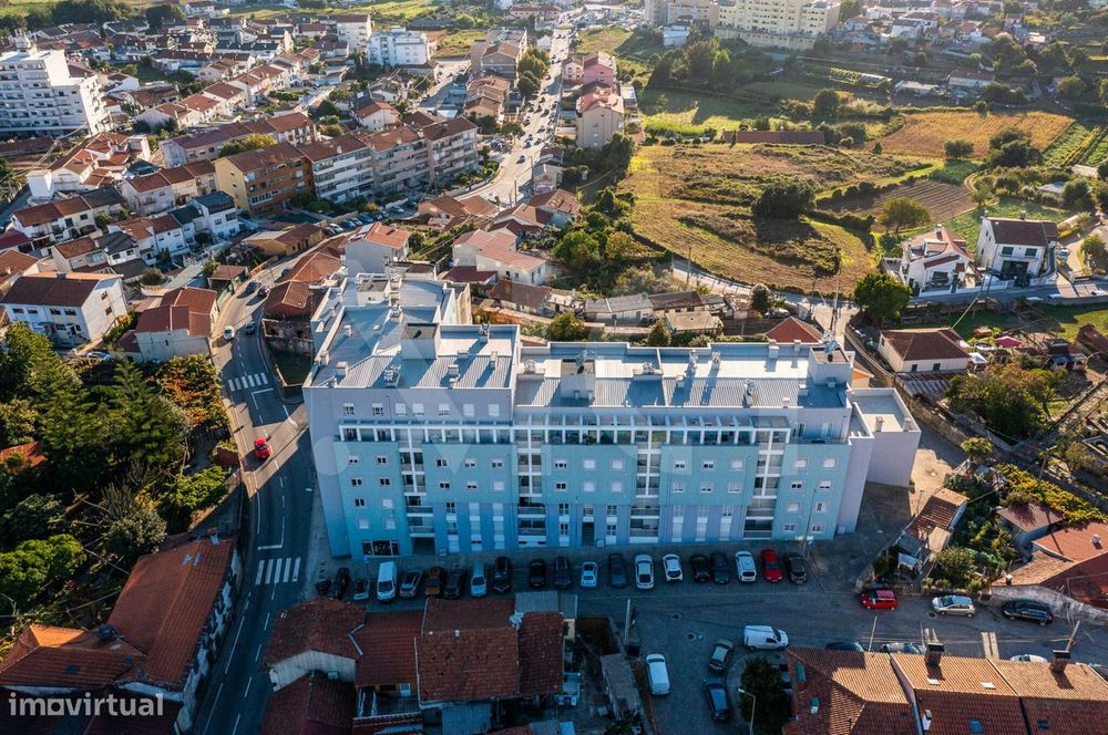 Apartamento T2 com Garagem e Elevador em Baguim do Monte