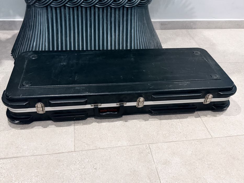 Estojo Music Man para guitarra eletrica