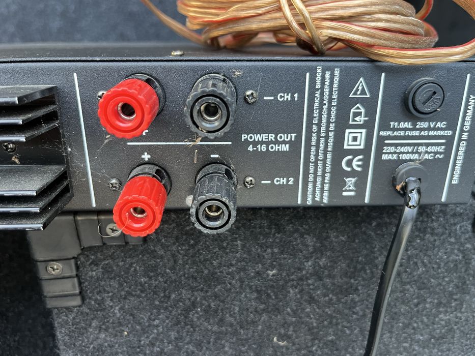 Підсилювач з колонками,динаміки