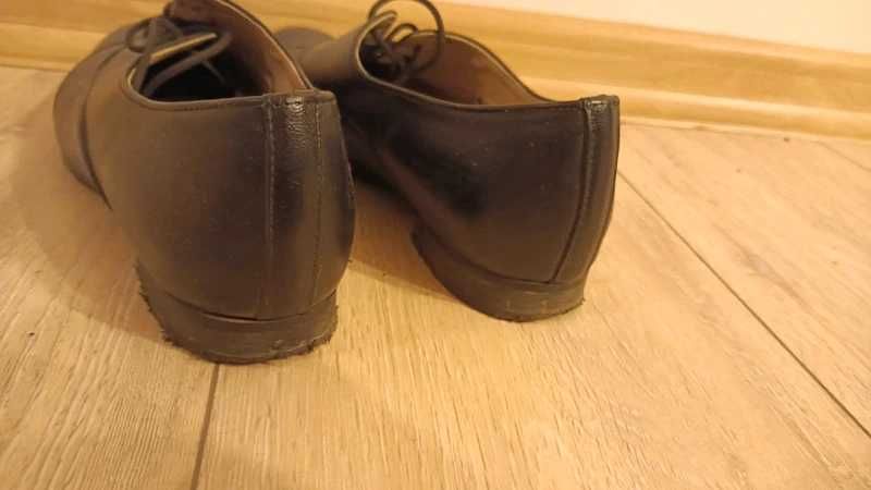 Skórzane buty damskie jazzówki