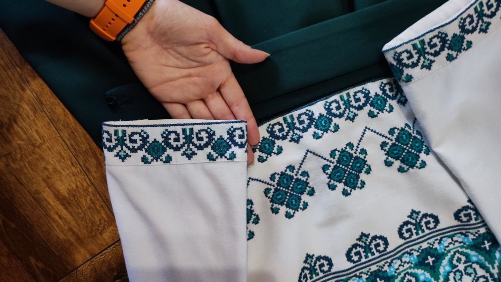 Вишите плаття ручної роботи