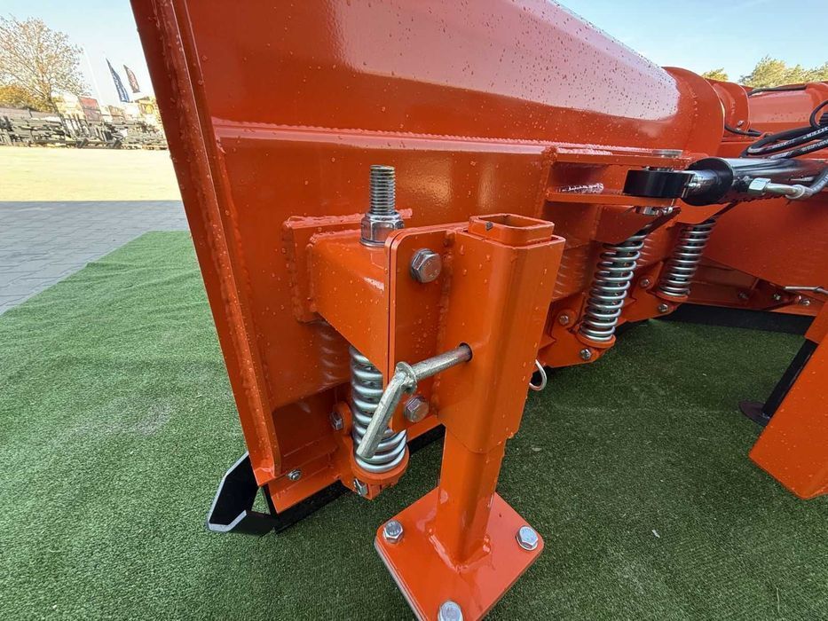 Pług komunalny SKŁADANY do śniegu Metal-Technik spych śnieżny strzałka