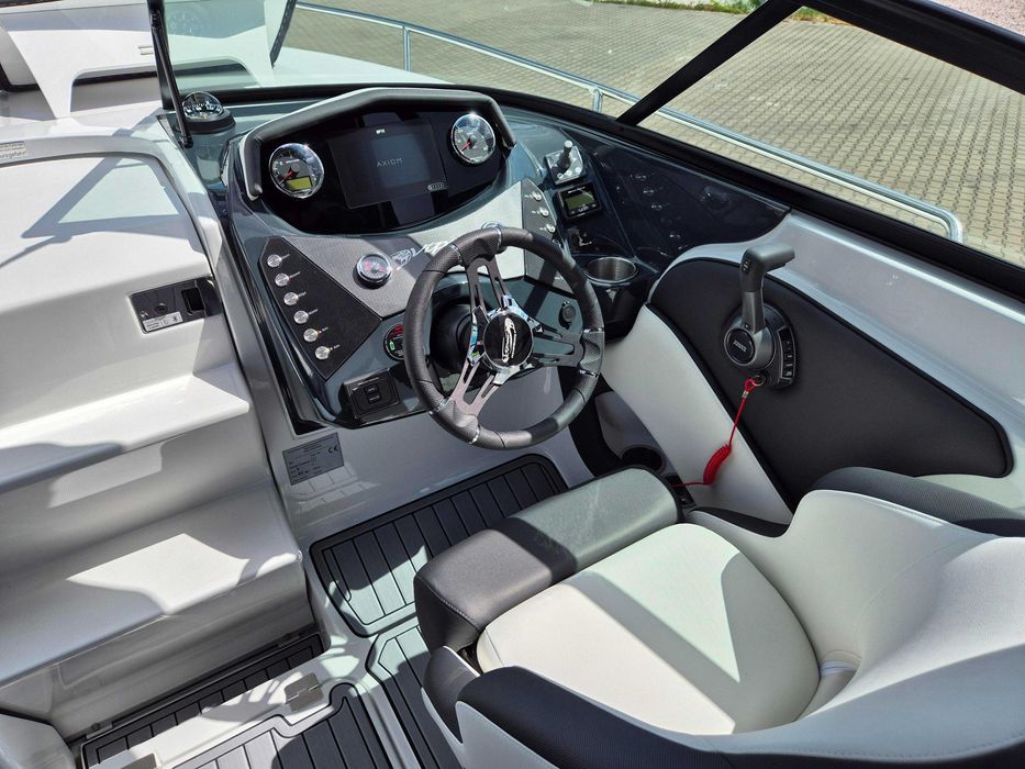 Jacht motorowy VIPER 263 Day Cruiser Volvo Penta 350HP na Listopad