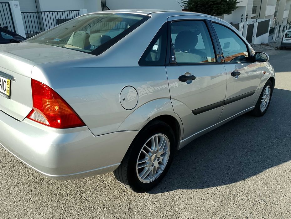 Ford Focus só 169000 KMS ,1.6 Ghia, 100 CV, inspeção até Junho de 2027.