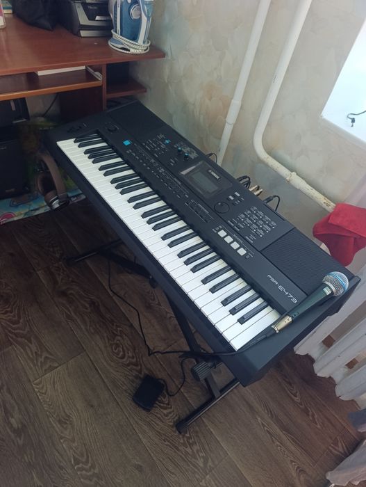 Yamaha  PSR e-473 комплект
