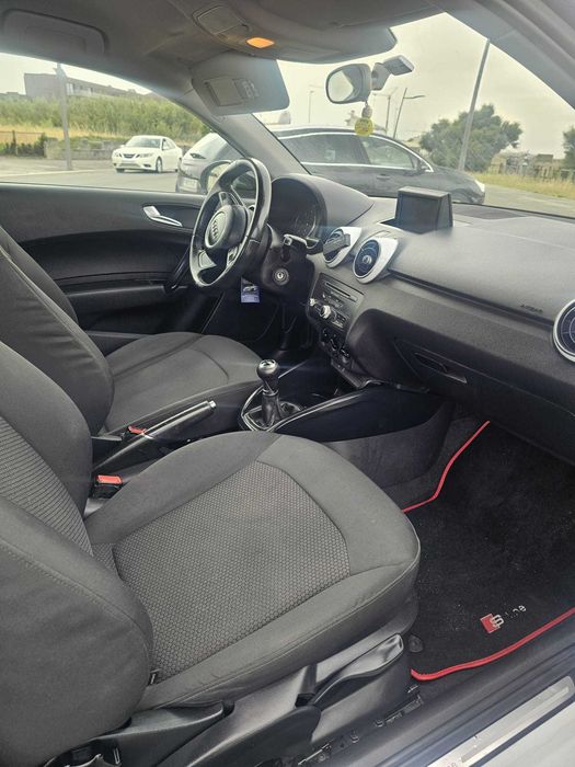 Vende-se Audi A1 - S Line- Viatura económica