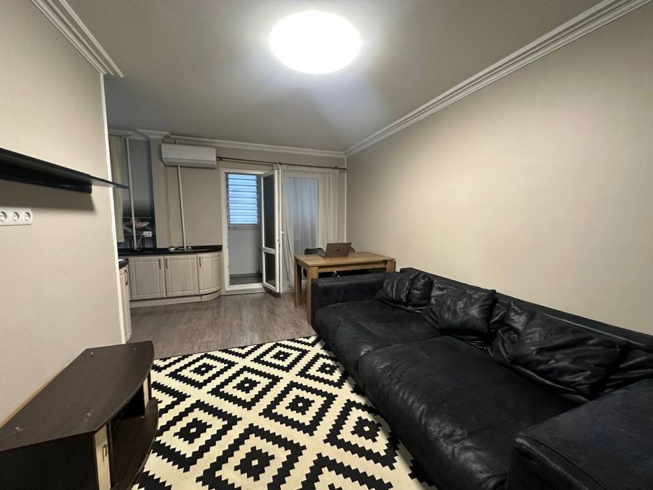 Гарна двох кімнатна квартира з автономним опаленням