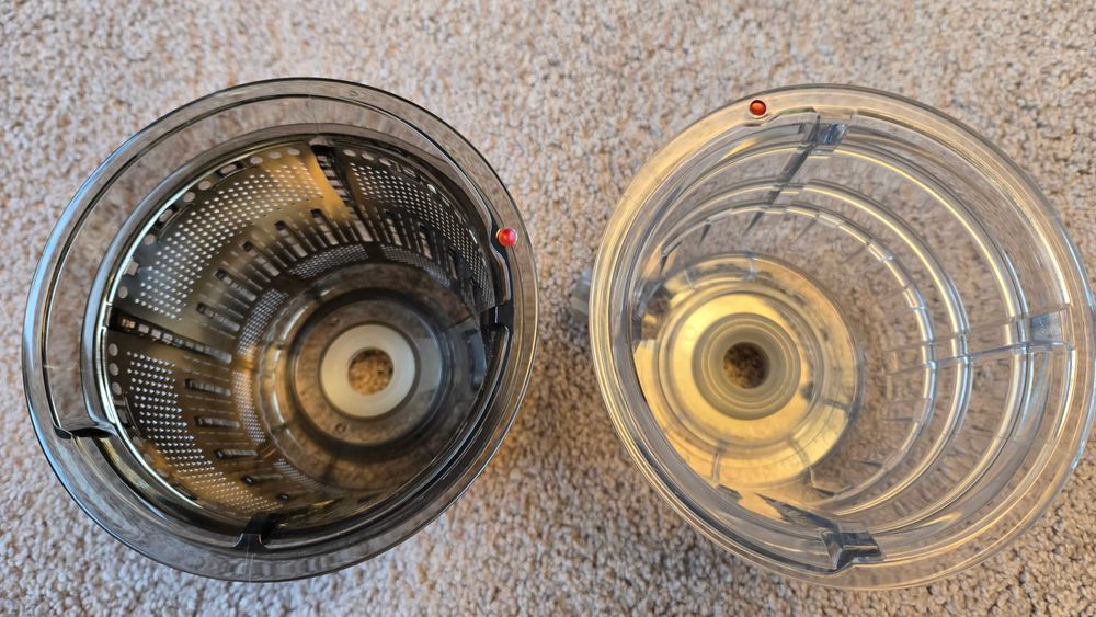 Kuvings evo820 wyciskarka wolnobrotowa_pojemniki