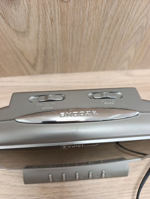 Radio budzik na prąd i baterie