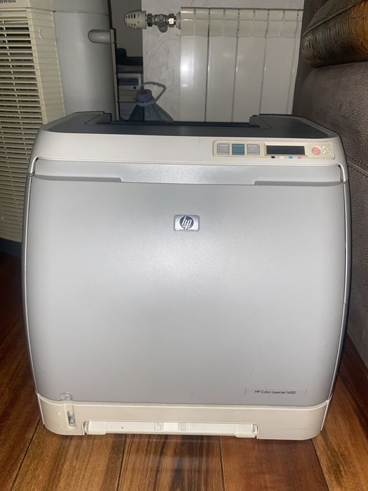 Продаю цветной лазерный принтер HP Laser Jet 1600