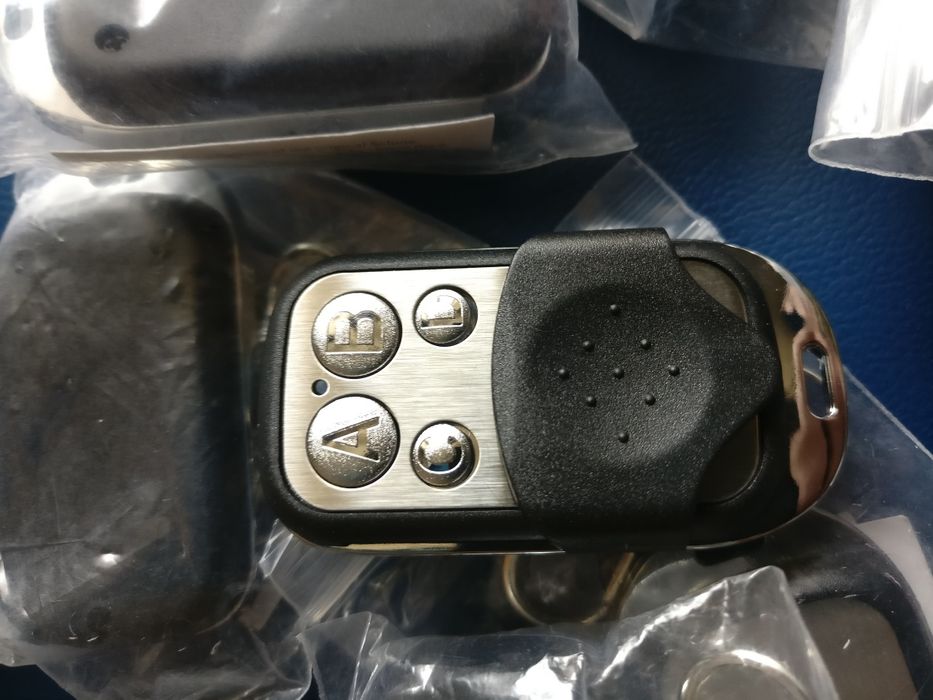 Пульт брелок ДУ управління  для воріт шлагбаума RF 433 МГц