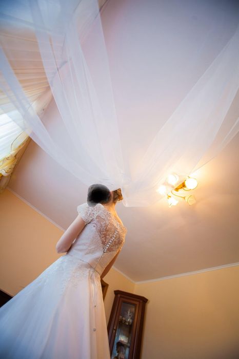 Весільна сукня айворі