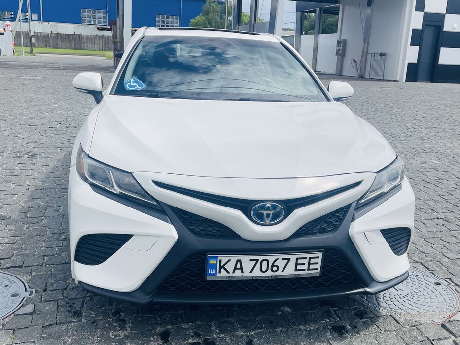 Toyota Camry 70 (гібрід) 2018 рік