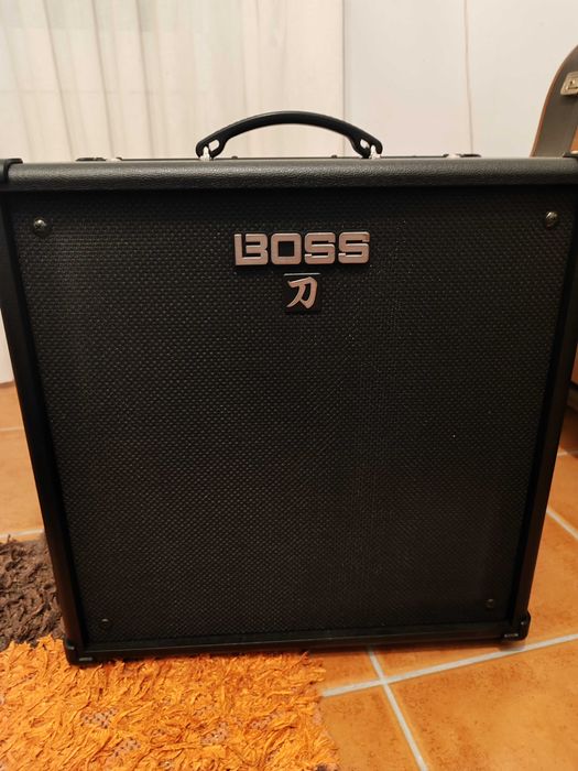 Boss Katana-110 Bass e BOSS GA-FC Pedaleira
