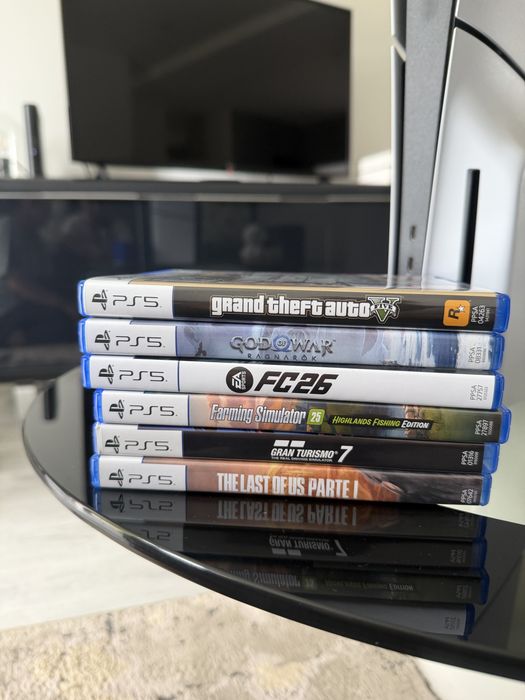 Vendo jogos ps5 poucas vezes usados e um suporte de carregamento para dois comandos