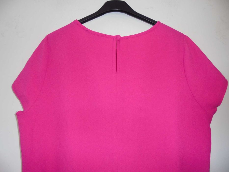 T-shirt de mulher cor de rosa linda