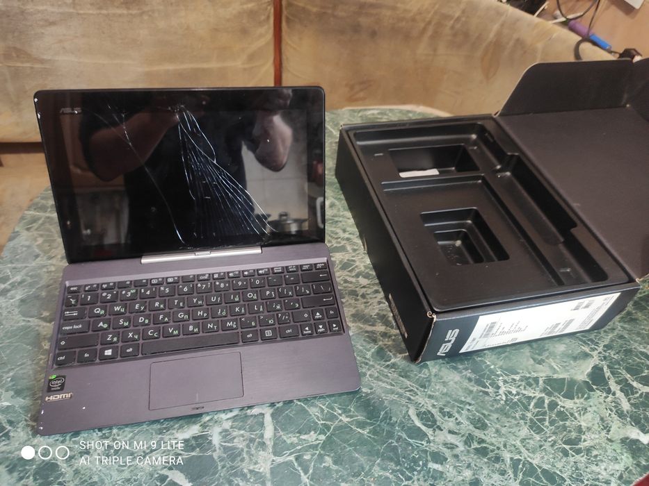 Продам мини ноутбук Асус