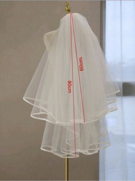 Eleganci i delikatność w jednym – welon ślubny marzeń/Biały