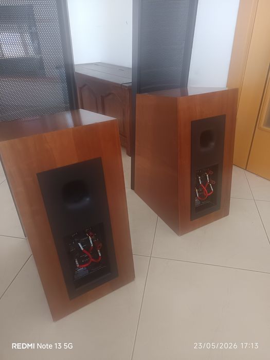 Colunas de som Eletroestaticas Martin Logan Vista