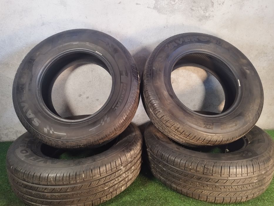 4 pneus 225/70/16.  GT Radial pneu 90% do piso