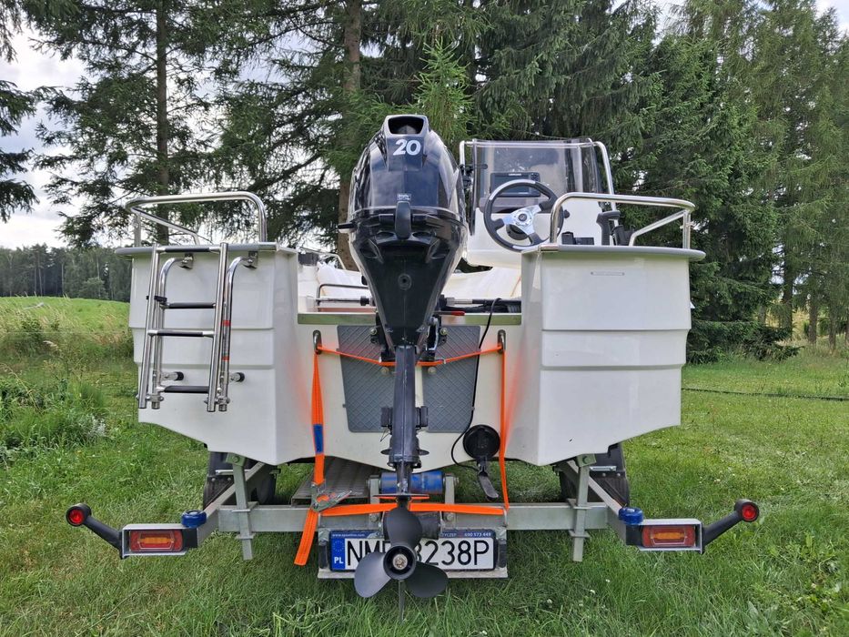 Łódź wedkarska motorowa Pegazus 450