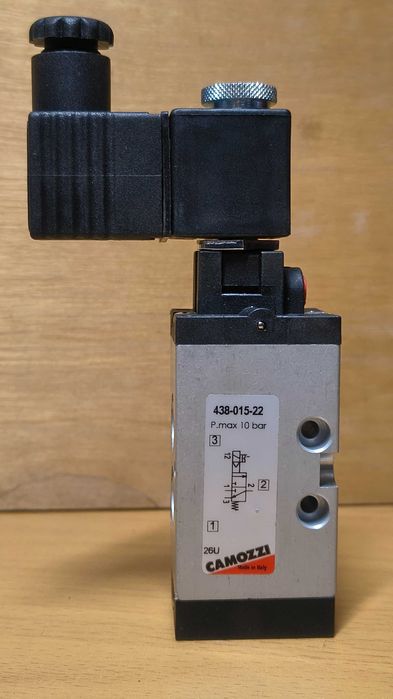 Camozzi 438 - 015 - 22. 10 bar Italy