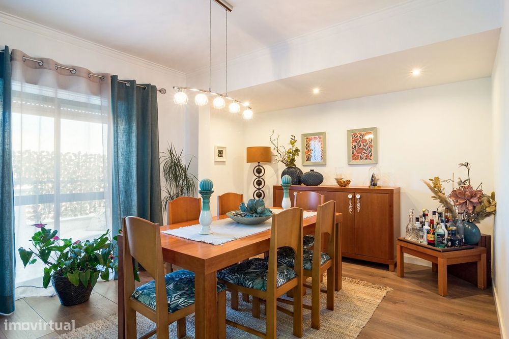 Apartamento T3 em Massamá Norte com terraço