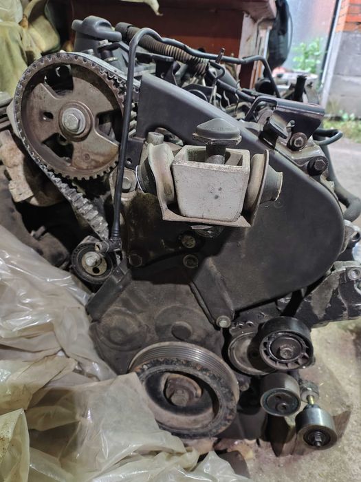 Двигун у зборі 2.0HDi пежо партнер Сітроен берлінго