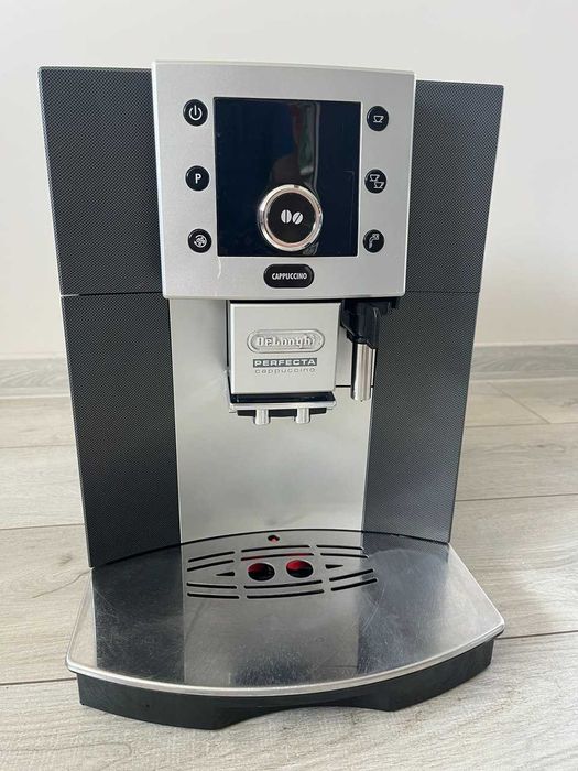 Кавова машина Delonghi Perfecta Cappuccino ESAM5500.M, повне ТО