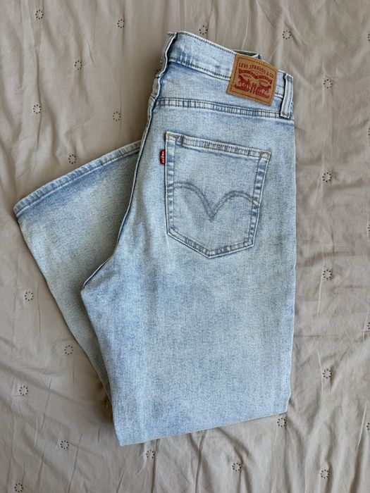 Джинси від levis