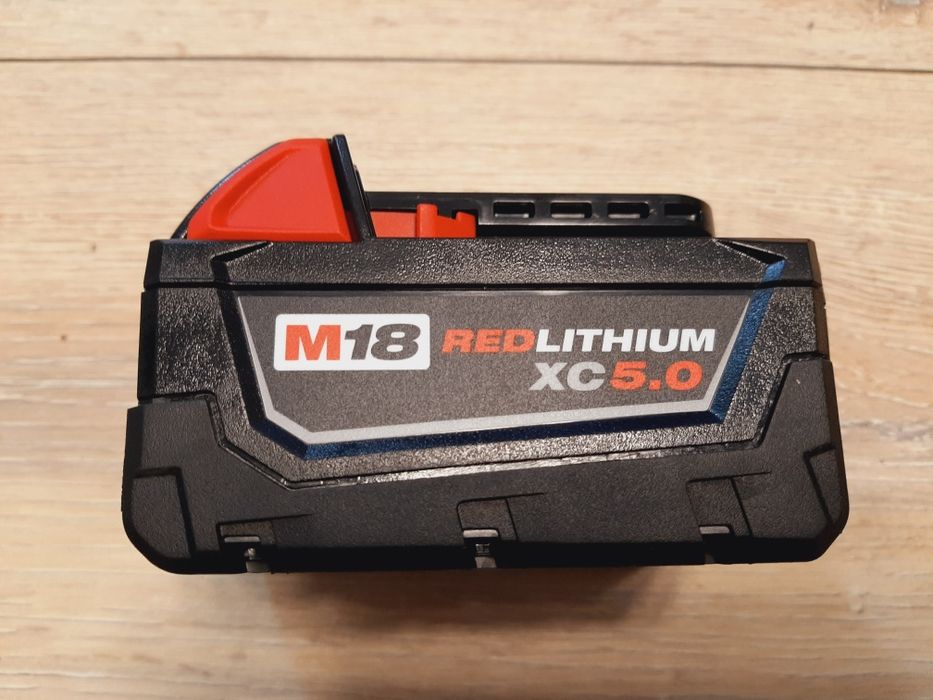 Новий акумулятор батарея Milwaukee 5 Ah 18V 48-11-1850