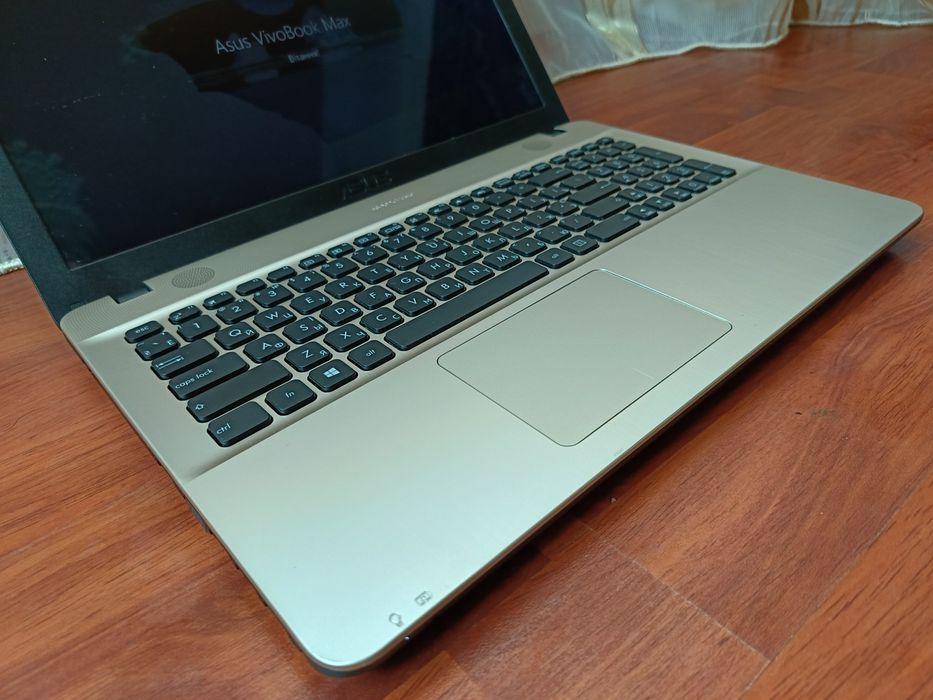 Сучасний Asus VivoBook Max2023 стан нового
