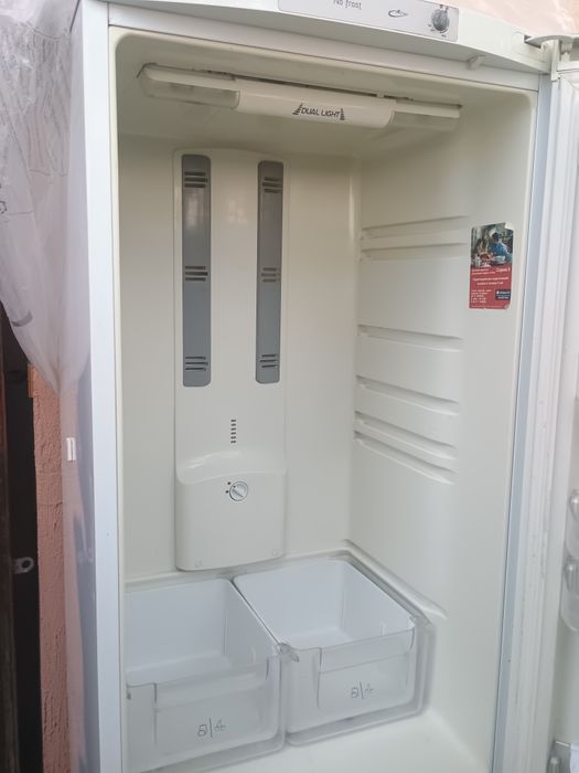 Холодильник Hotpoint Ariston