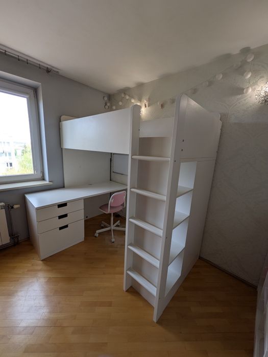 Łóżko piętrowe z biurkiem, krzesłem, stoliczkiem (chyba Samstad IKEA)d