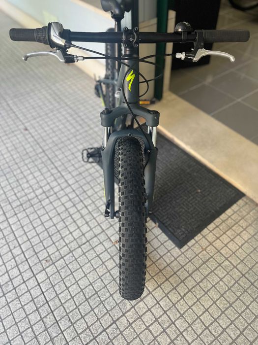 Bicicleta SPECIALIZED riprock 20