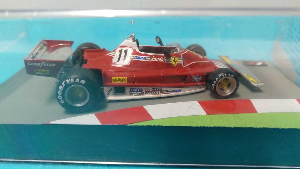 Ferrari 312 T2 #11 - N. Lauda: Campeão Mundial F1 1977 escala 1/43