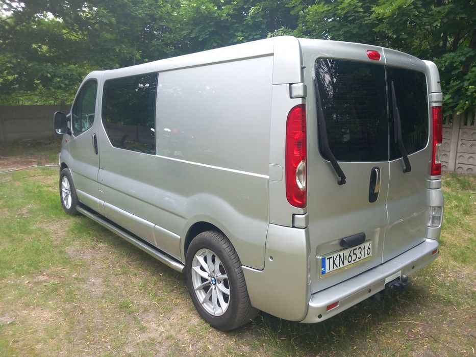 Opel Vivaro 2.5 Diesel 6 osobowy brygadówka automat
