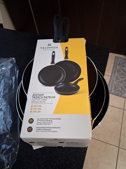 Zestaw trzech patelni