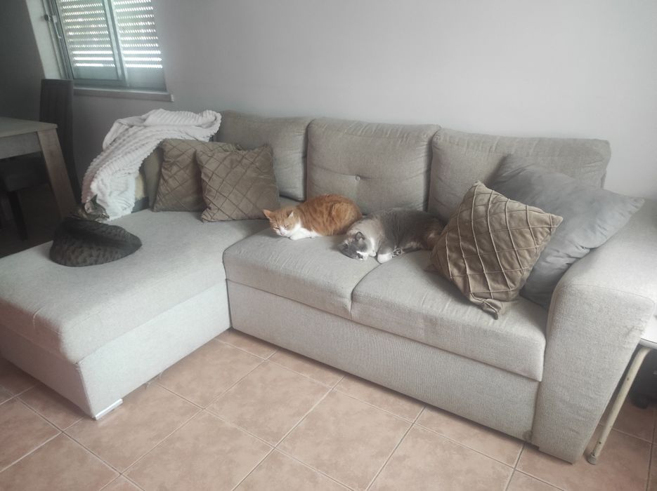 Sofá cama com chaise