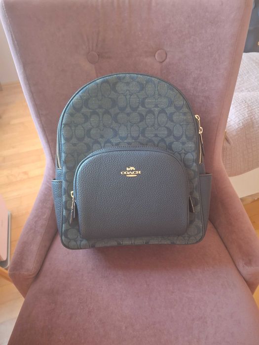 Granatowy plecak coach