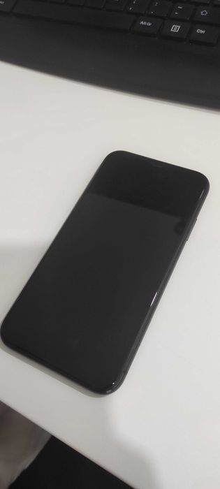 iPhone 11 black 129GB semi novo