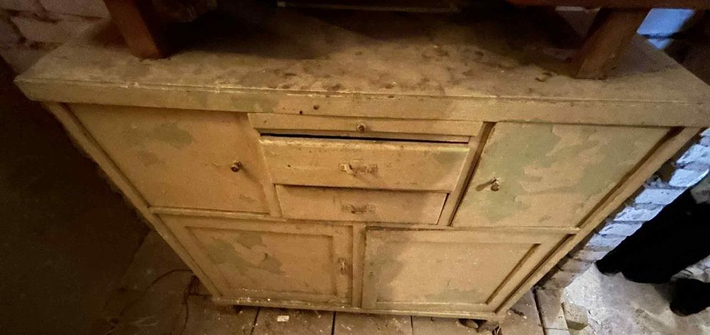 Kredens do odnowienia