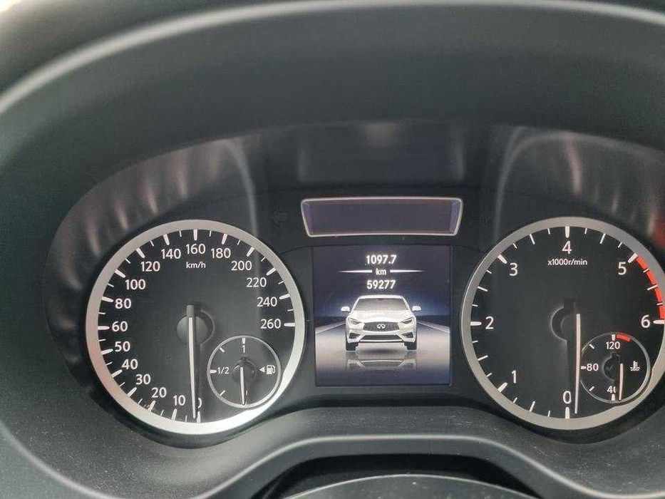 Carro Infiniti Q30 1.5