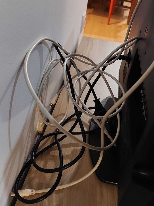 Philips Television (Not Working)64286573014274122