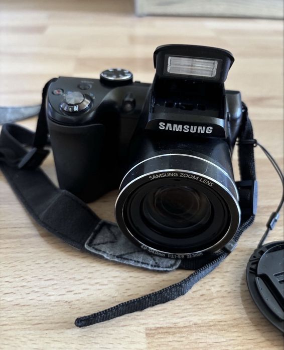 Фотоапарат Samsung wb100